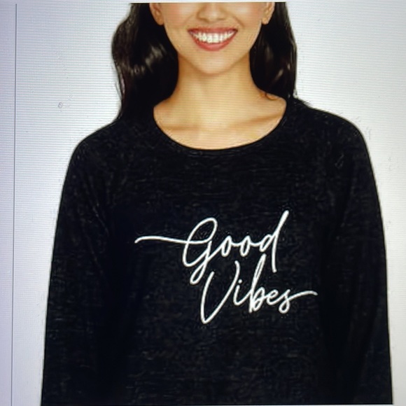 Last one XXL! ! ladies printed cozy top Good vibes:❤️ - Picture 3 of 5